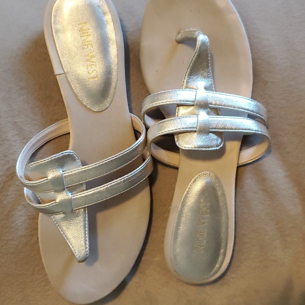 Vegan leather sandals in shimmery gold